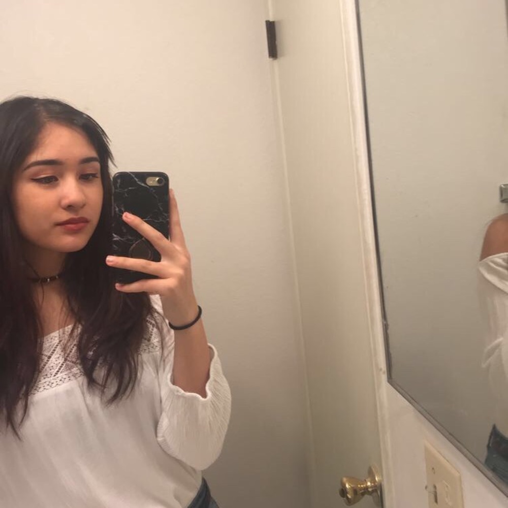 Meet your Posher, Lia